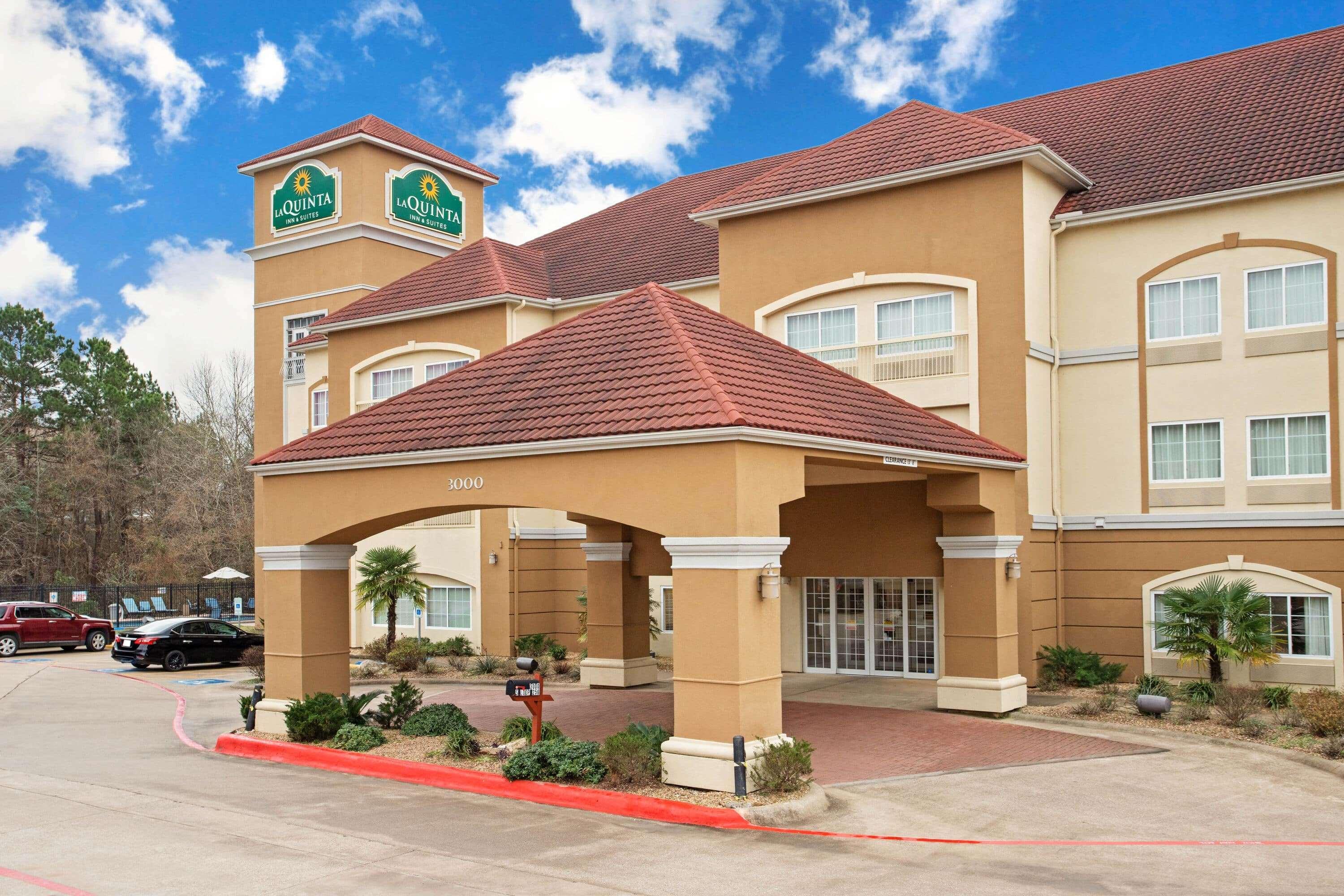 La Quinta By Wyndham Palestine Hotel Exterior photo